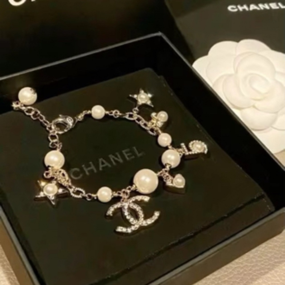 CC GWP bracelet with box